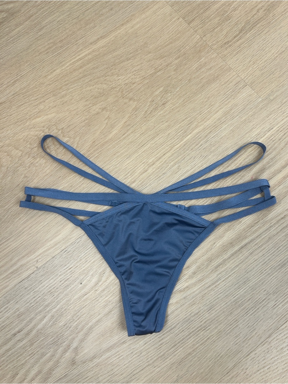Victoria’s Secret Very Sexy Strappy Thong Panty M